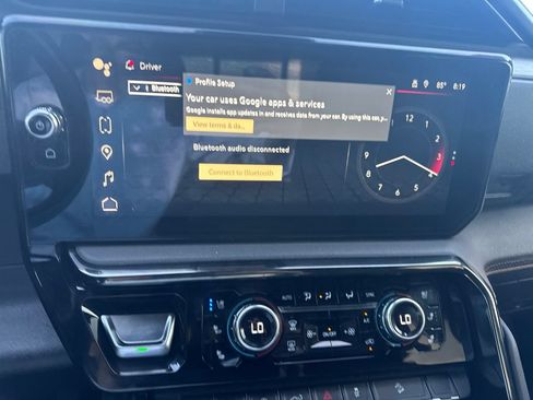 Used 2023 GMC Sierra 1500 AT4 w/ Technology Package AWD/4WD image 13