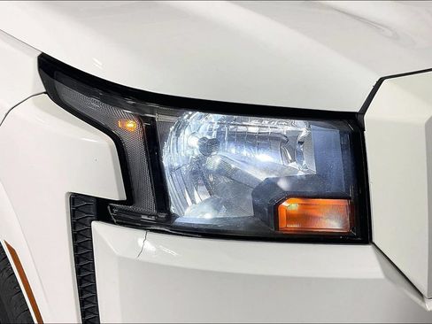 Used 2022 Nissan Frontier SV w/ Technology Package RWD image 36