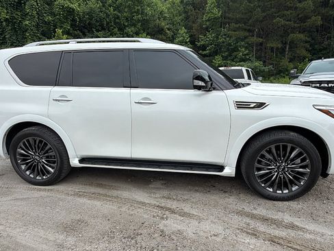 Used 2024 INFINITI QX80 Sensory AWD/4WD image 7
