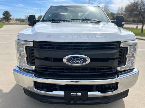 Used 2018 Ford F250 XL w/ Power Equipment Group image 3