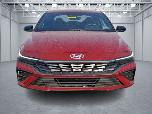 Certified 2025 Hyundai Elantra Sport image 2