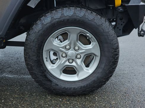 Used 2021 Jeep Wrangler Sport S image 9