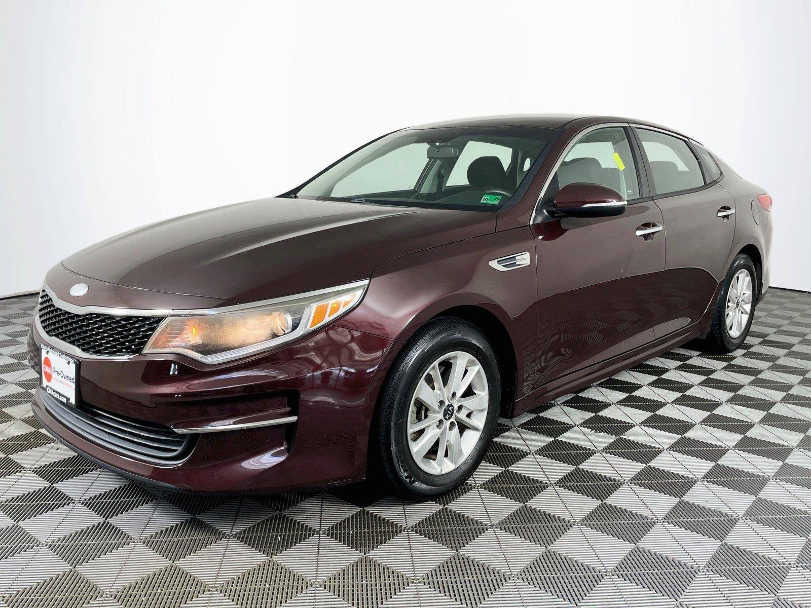 Used 2017 Kia Optima LX FWD image 3