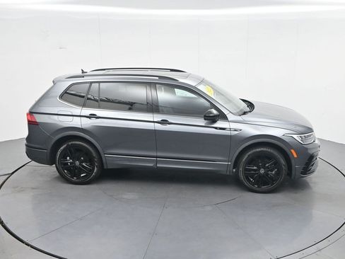 Used 2022 Volkswagen Tiguan SE R-Line AWD/4WD image 26