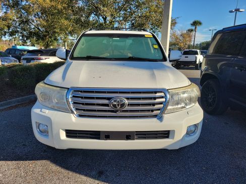 Used 2013 Toyota Land Cruiser image 27