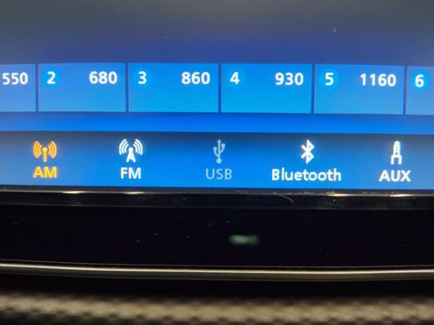 Used 2023 Nissan Kicks S FWD image 4