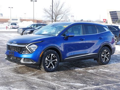 Certified 2023 Kia Sportage EX image 2
