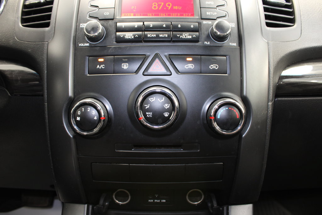 Used 2012 Kia Sorento FWD w/ Third Row Pkg image 15
