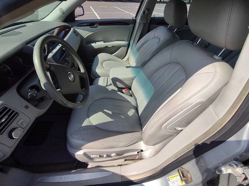 Used 2010 Buick Lucerne CXL w/ Driver Confidence Package FWD image 12