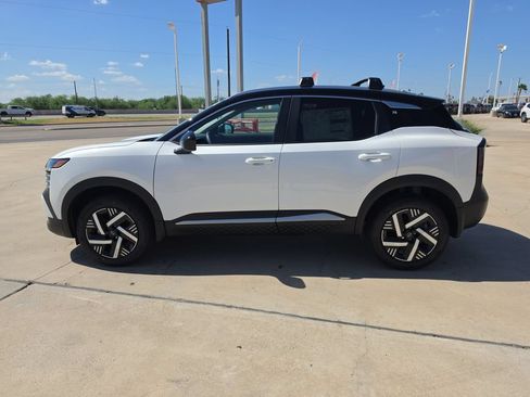 New 2026 Nissan Kicks SV w/ Cold Weather Package FWD image 7