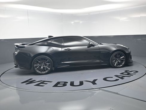 Used 2017 Chevrolet Camaro ZL1 RWD image 10