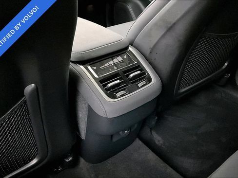Used 2025 Volvo XC90 B6 Plus AWD/4WD image 30