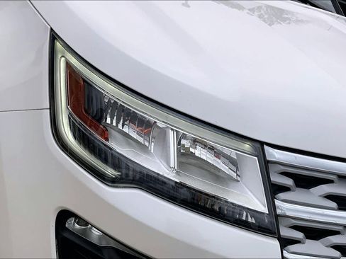 Certified 2018 Ford Explorer XLT w/ Equipment Group 202A image 28