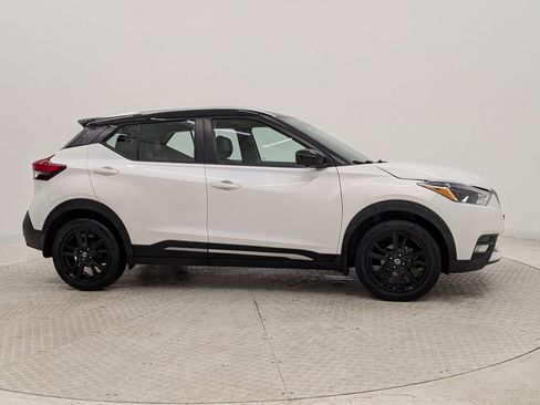 Used 2020 Nissan Kicks SR w/ SR Premium Package image 7
