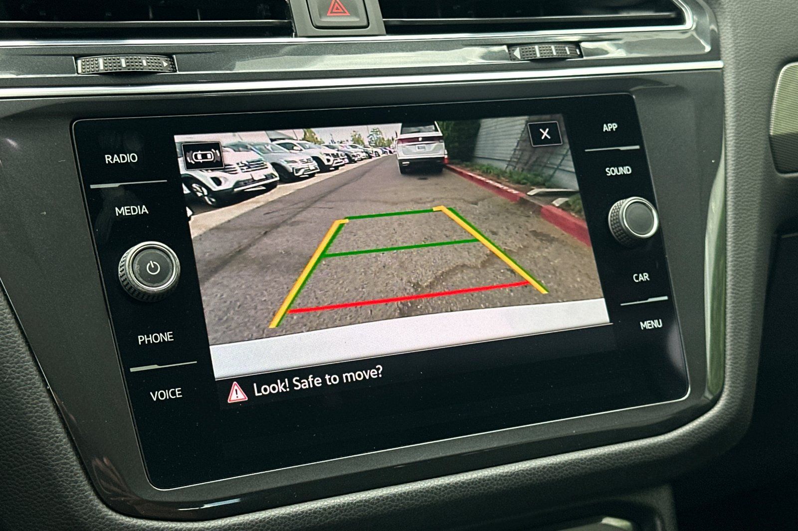 Used 2023 Volkswagen Tiguan SE w/ Panoramic Sunroof Package FWD image 20