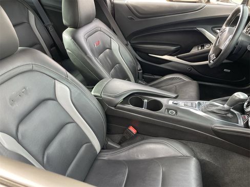 Used 2017 Chevrolet Camaro SS image 10