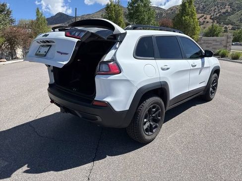 Used 2022 Jeep Cherokee Trailhawk w/ Premium Leather Package AWD/4WD image 10