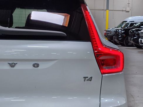 Used 2021 Volvo XC40 T4 R-Design w/ Advanced Package image 22