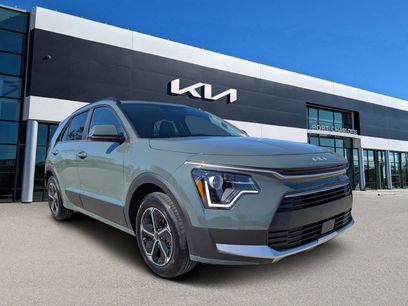 Certified 2025 Kia Niro EX