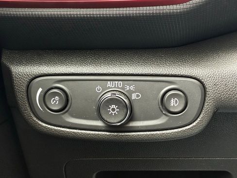 Used 2023 Chevrolet TrailBlazer RS w/ Sun and Liftgate Package image 19