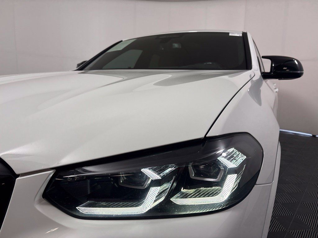 Used 2023 BMW X4 M40i AWD/4WD image 9
