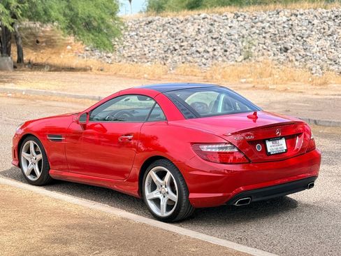 Used 2016 Mercedes-Benz SLK 300 w/ Premium 2 Package image 11