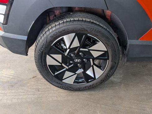 Used 2024 Hyundai Kona SEL AWD/4WD image 29