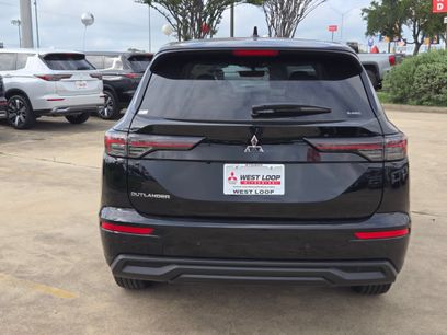 New 2026 Mitsubishi Outlander ES