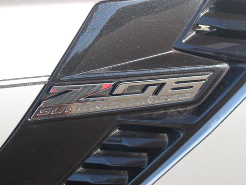 Used 2019 Chevrolet Corvette Z06 RWD image 10