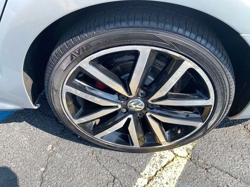 Used 2014 Volkswagen Jetta GLI Autobahn FWD image 35