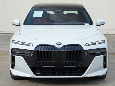 Used 2023 BMW 740i w/ Parking Assistance Package RWD image 58