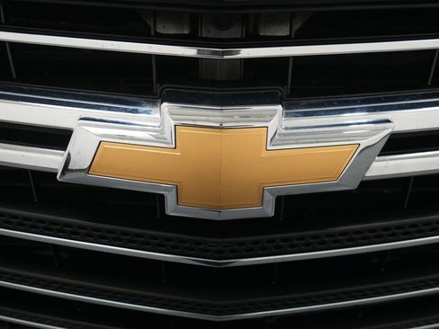 Used 2019 Chevrolet Traverse LT w/ LT Premium Package AWD/4WD image 12