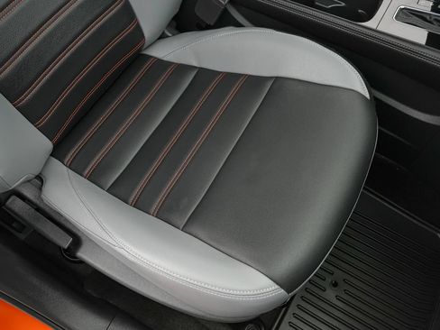 Used 2023 Nissan Kicks SR w/ SR Premium Package FWD image 23