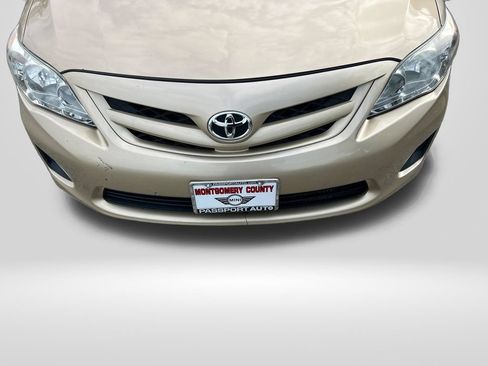 Used 2011 Toyota Corolla LE FWD image 24