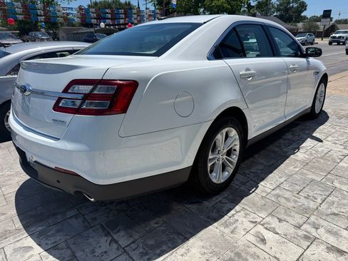 Used 2016 Ford Taurus SE FWD image 12