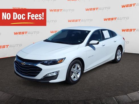 Used 2024 Chevrolet Malibu LT FWD image 1