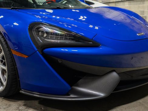 Used 2019 McLaren 570S Coupe RWD image 22