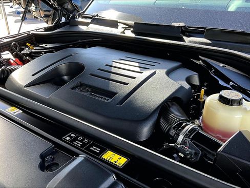 Used 2025 Land Rover Range Rover Autobiography image 30