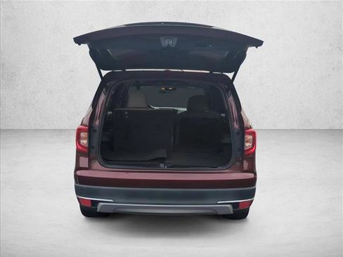 Used 2019 Honda Pilot Touring image 6