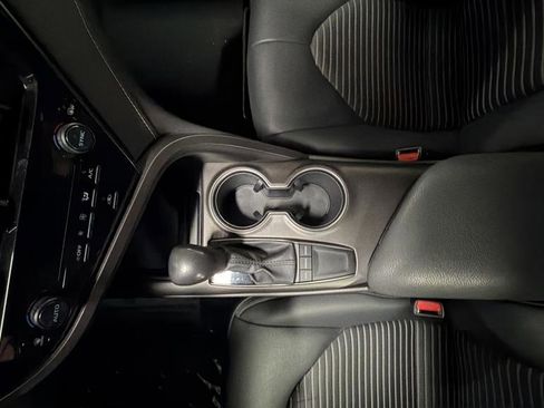 Used 2024 Toyota Camry SE w/ Convenience Package image 20