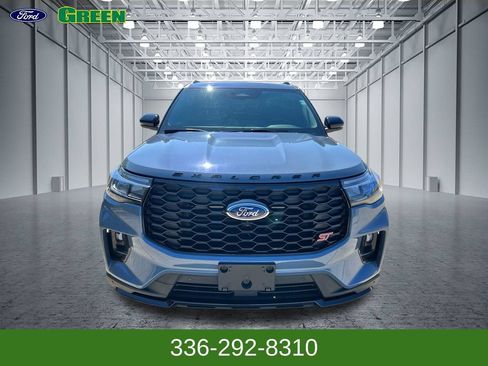 Used 2025 Ford Explorer ST w/ Sun And Sound Package AWD/4WD image 8