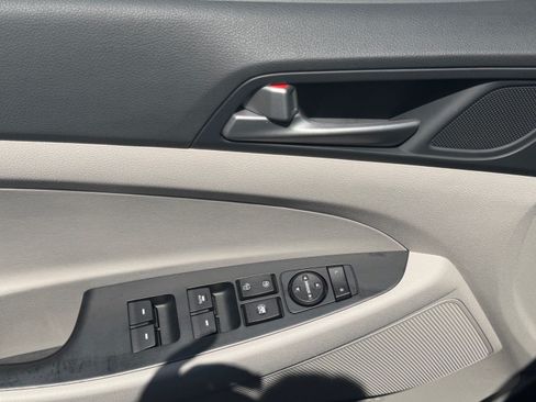 Used 2018 Hyundai Tucson Value AWD/4WD image 10