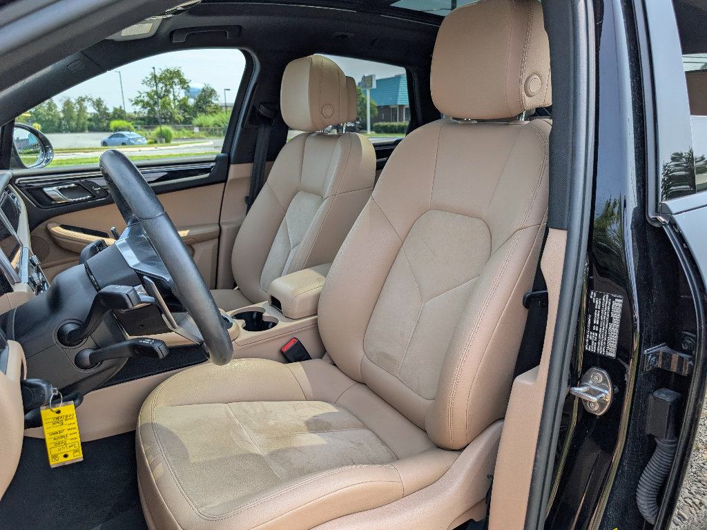 Used 2020 Porsche Macan AWD/4WD image 14