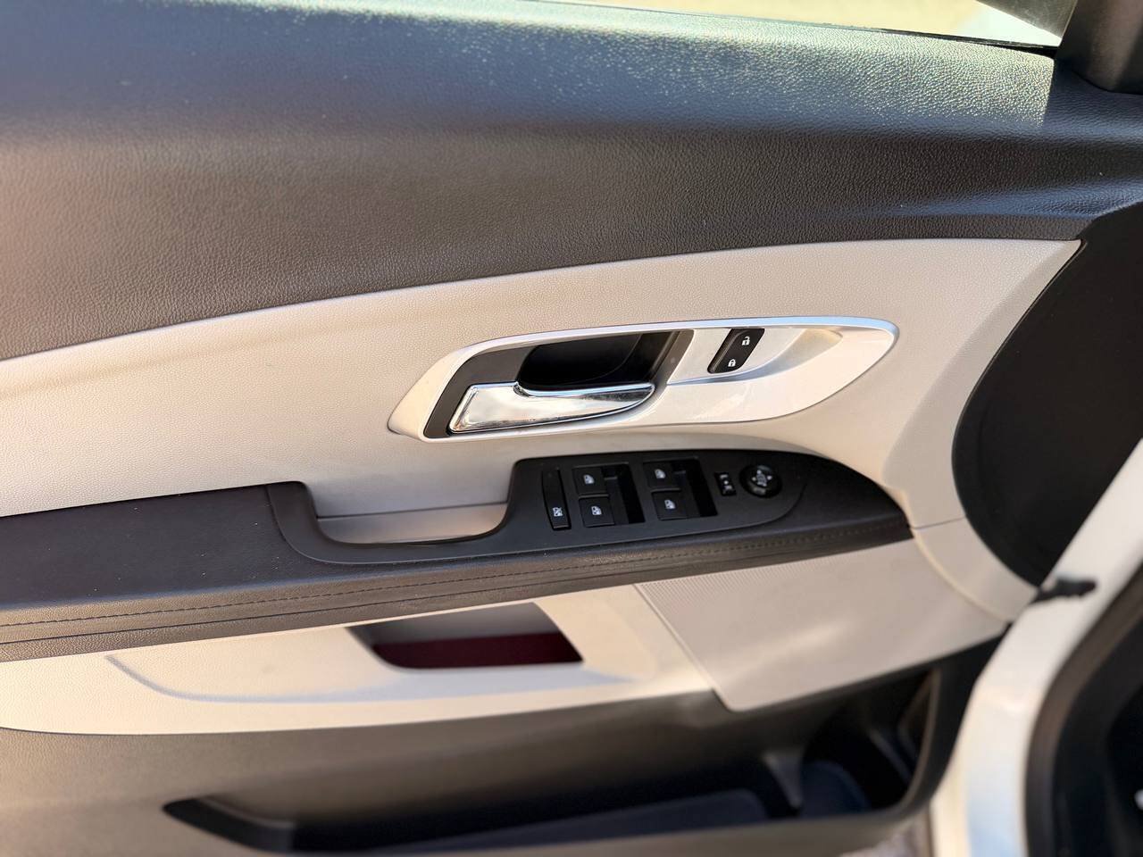 Used 2017 Chevrolet Equinox LS w/ LPO, Protection Package FWD image 26