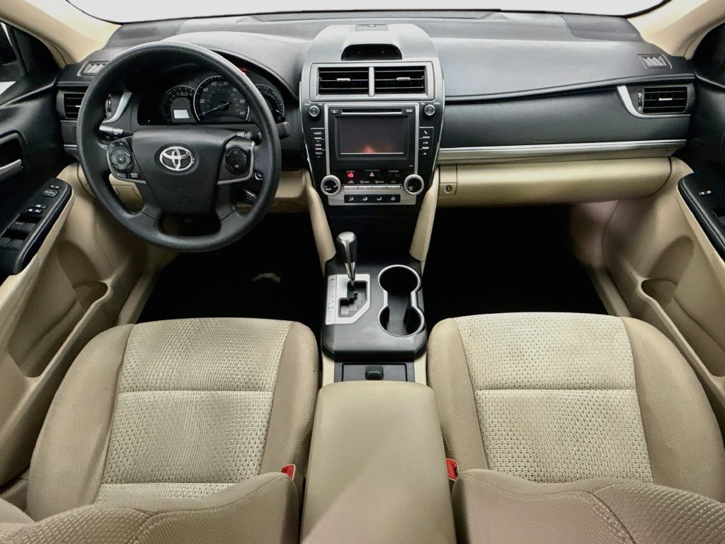Used 2014 Toyota Camry LE FWD image 13