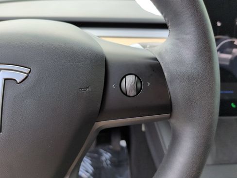 Used 2021 Tesla Model Y Long Range AWD/4WD image 19
