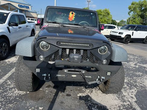 Used 2017 Jeep Wrangler Unlimited Sport w/ Quick Order Package 24S AWD/4WD image 2