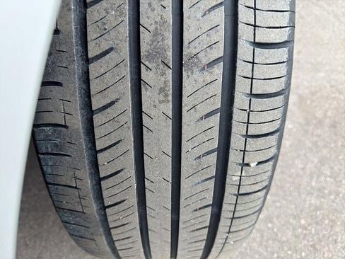 Used 2024 Chevrolet Equinox Premier image 11