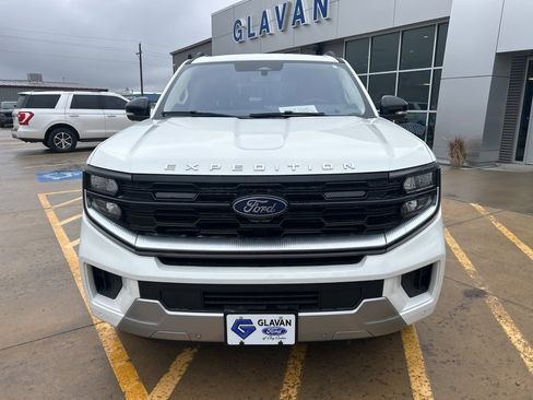 Used 2025 Ford Expedition Max Platinum w/ Platinum Ultimate Package image 7