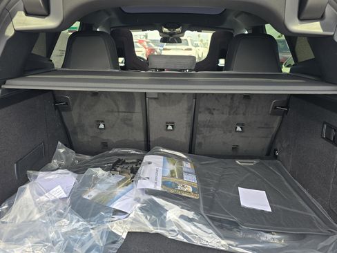 New 2026 BMW iX xDrive60 w/ M Sport Package image 35